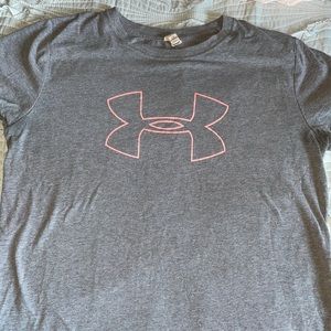 UNDERARMOUR ATHLETIC SHIRT
